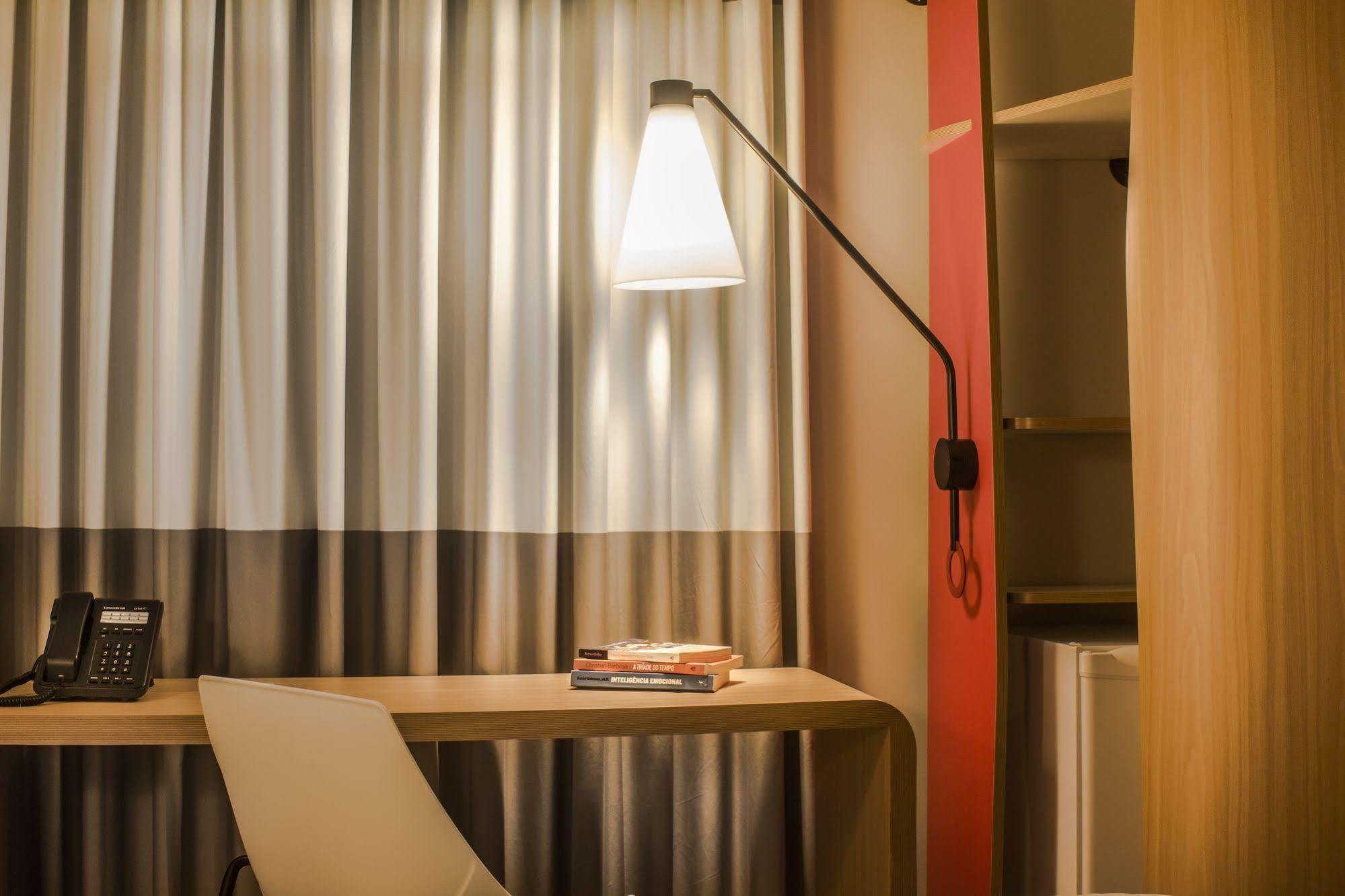 Ibis Guaiba Hotel Екстериор снимка